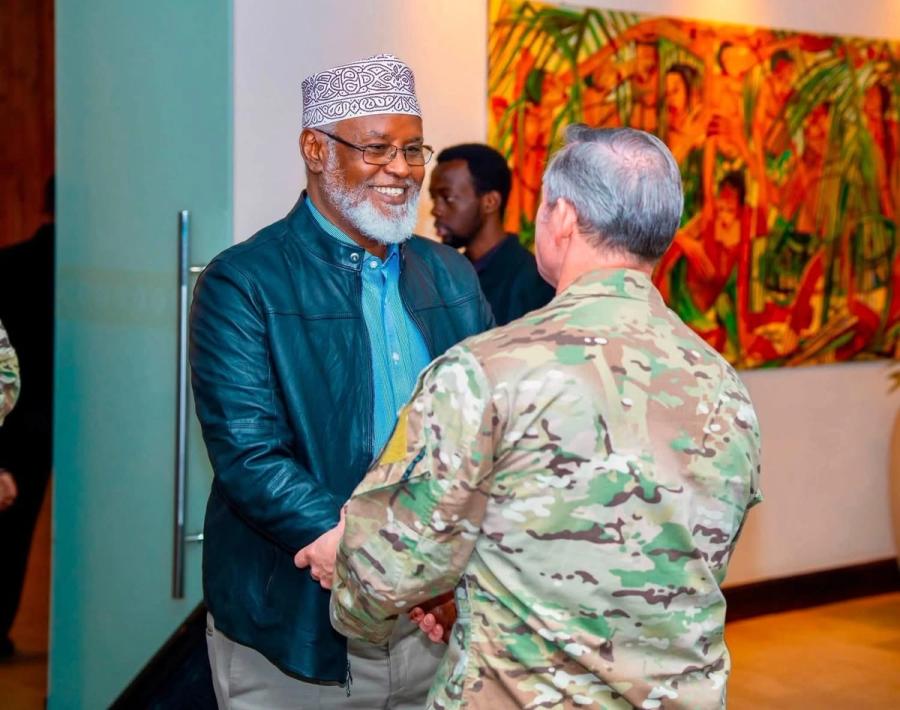 Ahmed Madobe Meets AFRICOM Commander on Anti-Al-Shabaab Operations