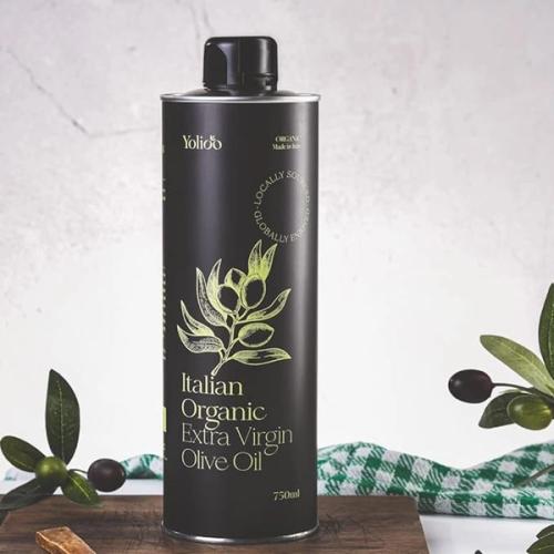 A bottle of Yolioo Organic, an ultra premium extra virgin olive oil.