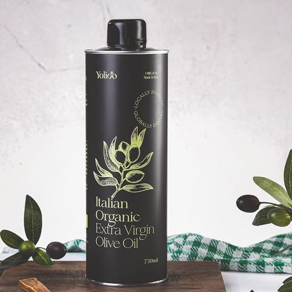 A bottle of Yolioo Organic extra virgin olive oil