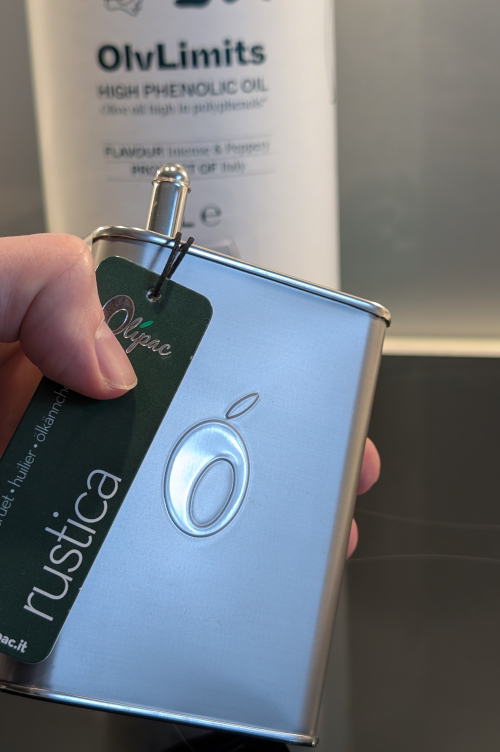 A steel refill bottle from OlvLimits