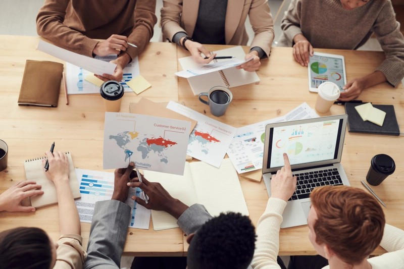 supply chain consultants are analyzing business data