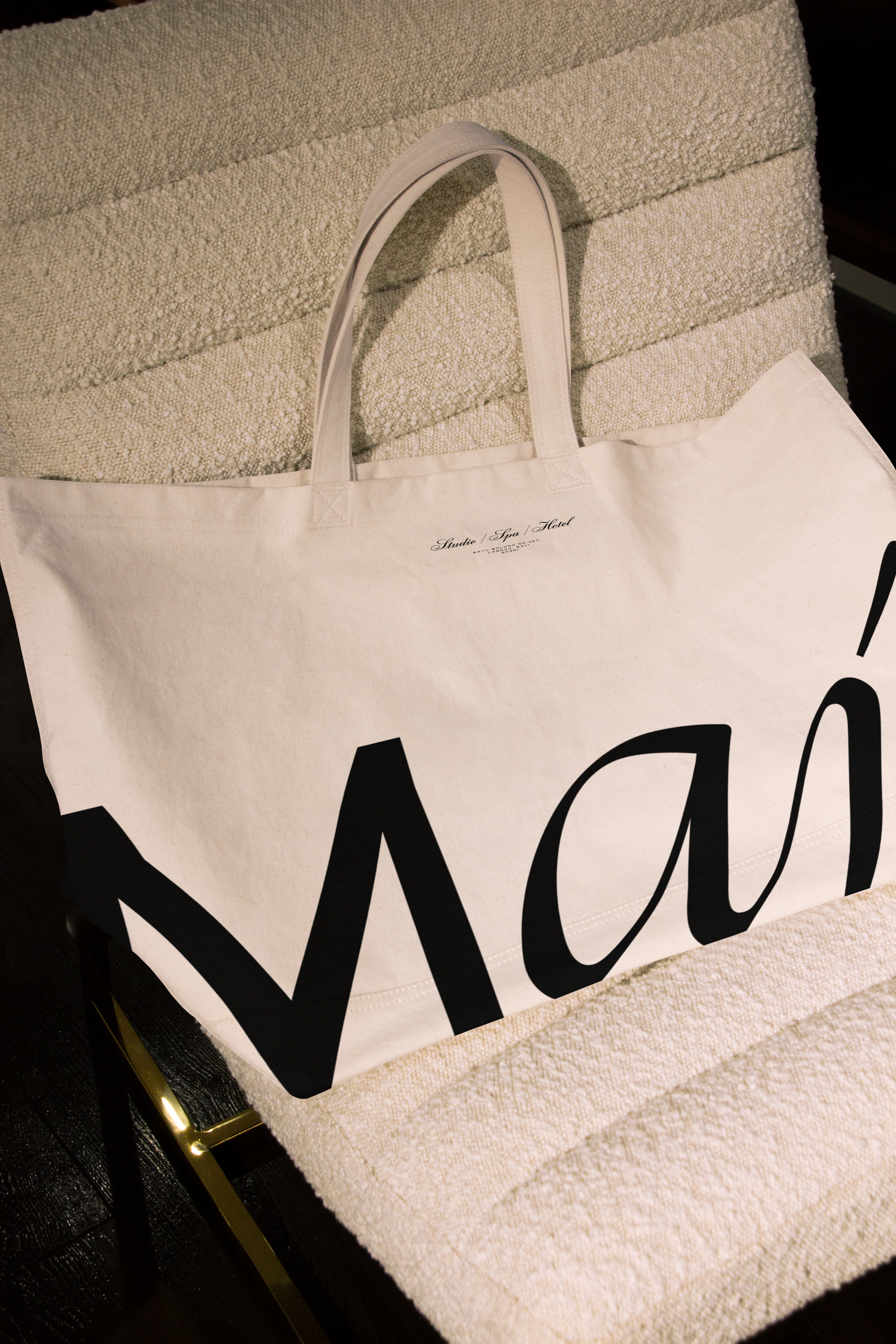 Tote bag design for Maja Bali. Design by eeze studio