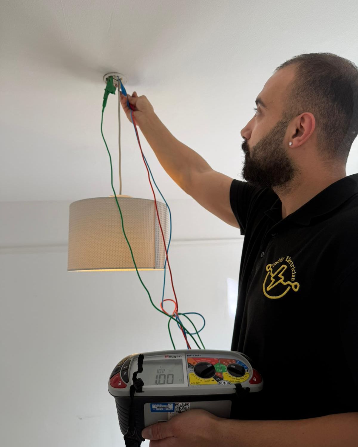 Emergency electrician available 24/7 across London and South West London