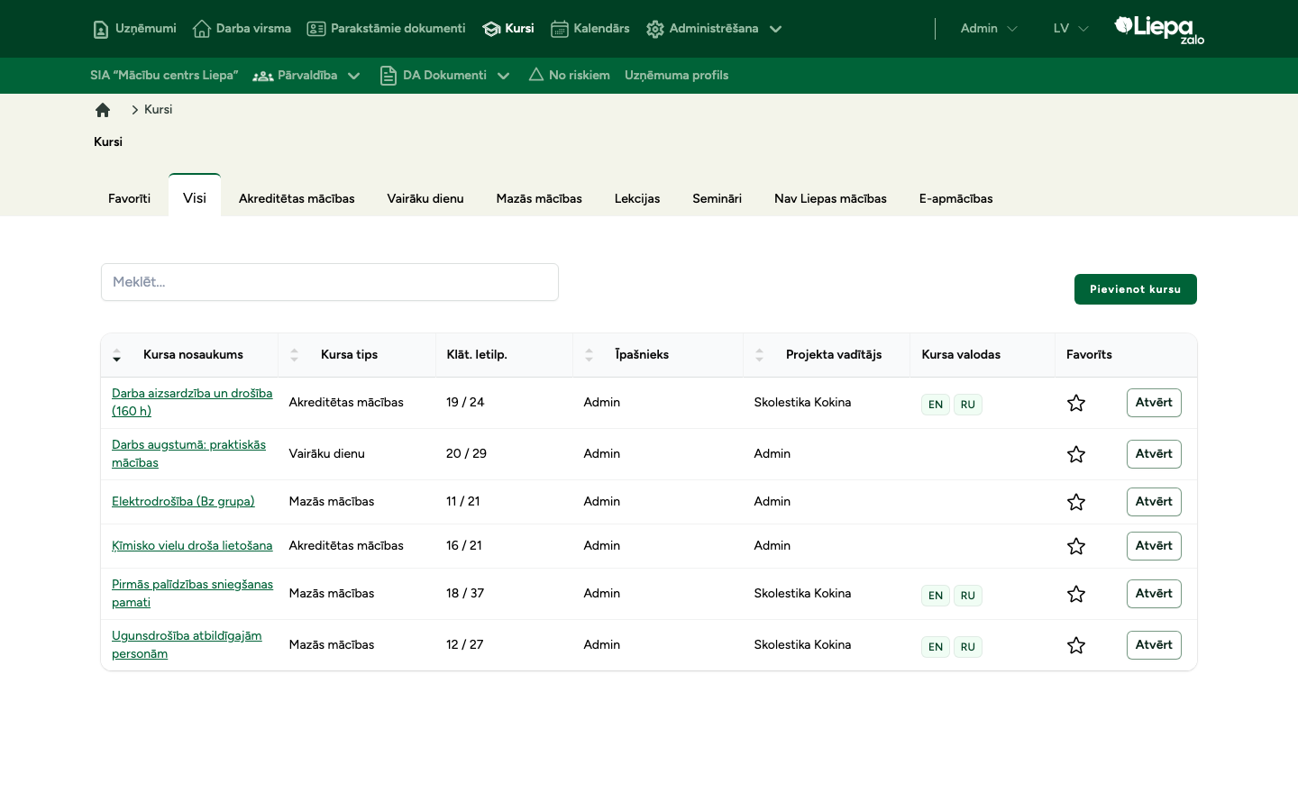 CRM kursu pārvaldības modulis ar kapacitāti un valodām