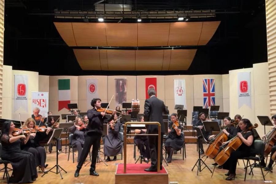 Arcan İsenkul Ruşen Güneş Viyola Yarışması'nda Birinci Oldu cover