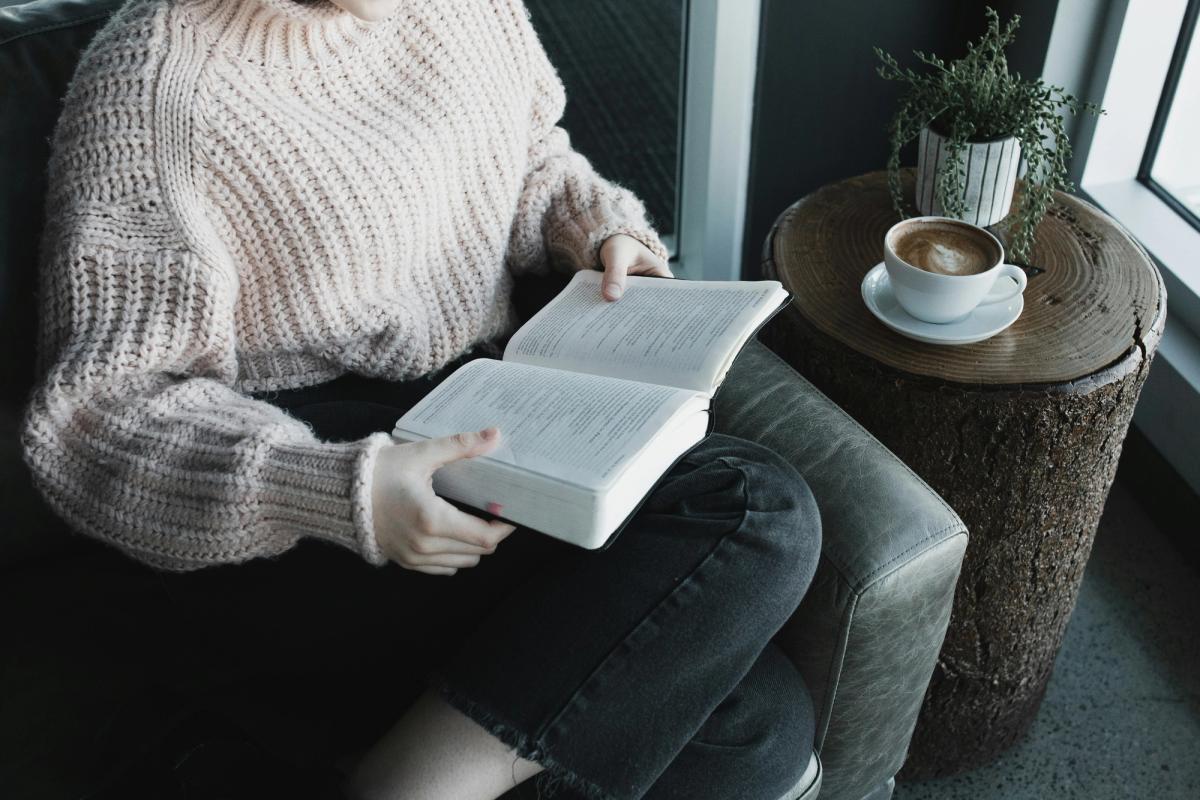 Reading a Bible Comfortably