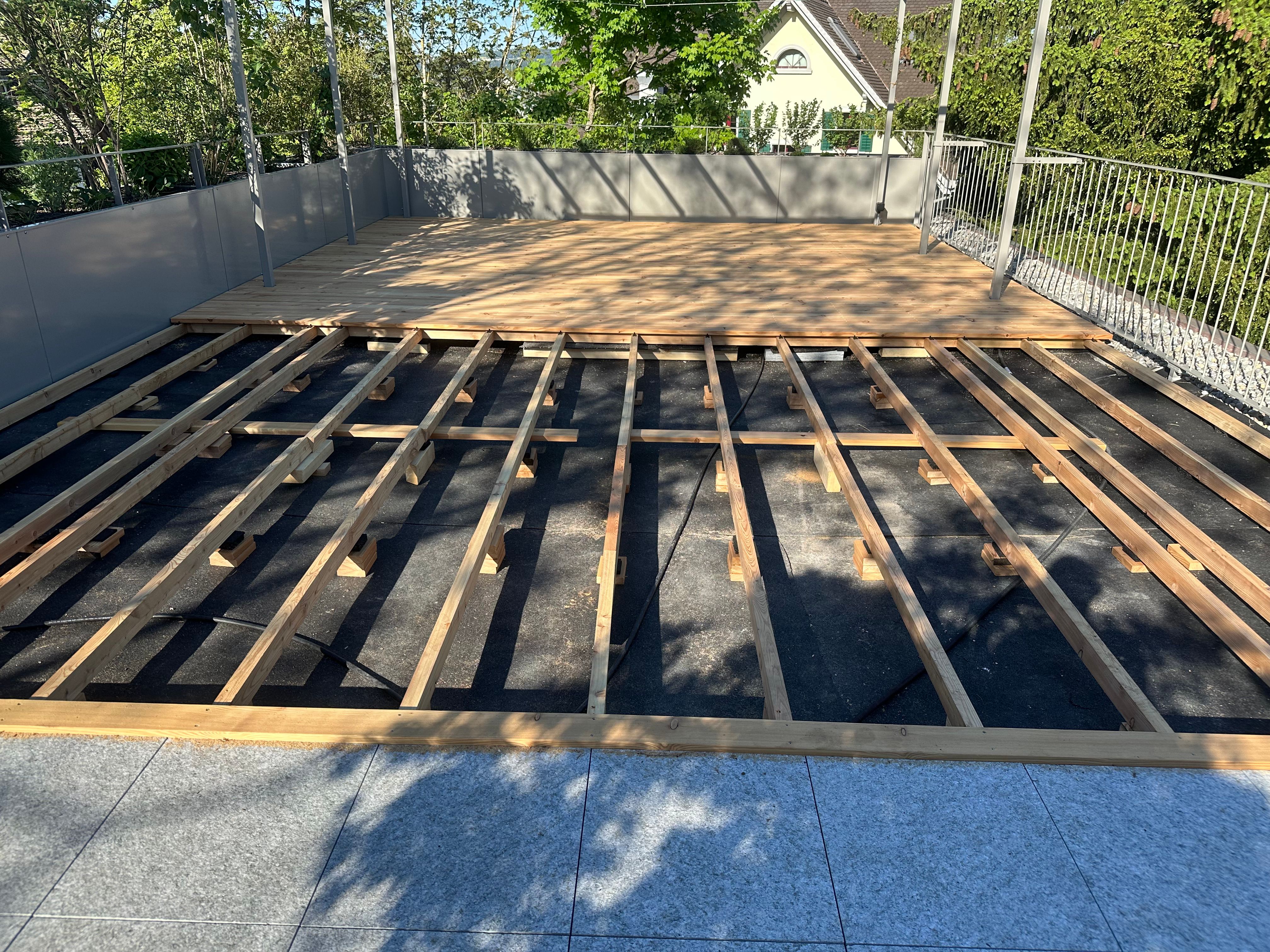Neuer Terrassenbelag in Lärche – 1
