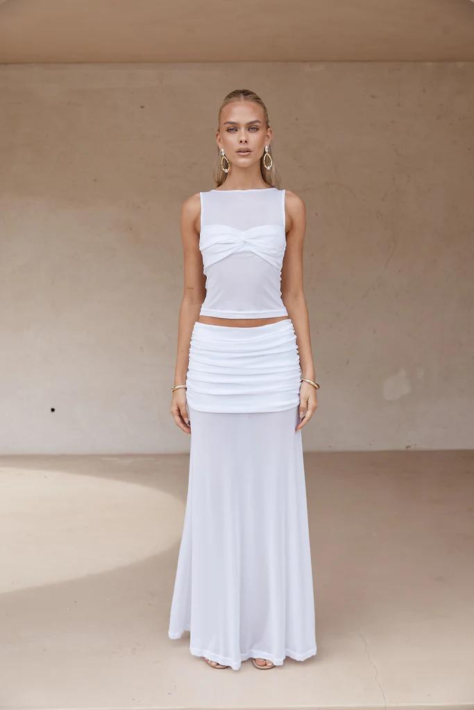 sachin and babi light blue dress Hourglass Body Fashion: How to Dress for Your Body Shape