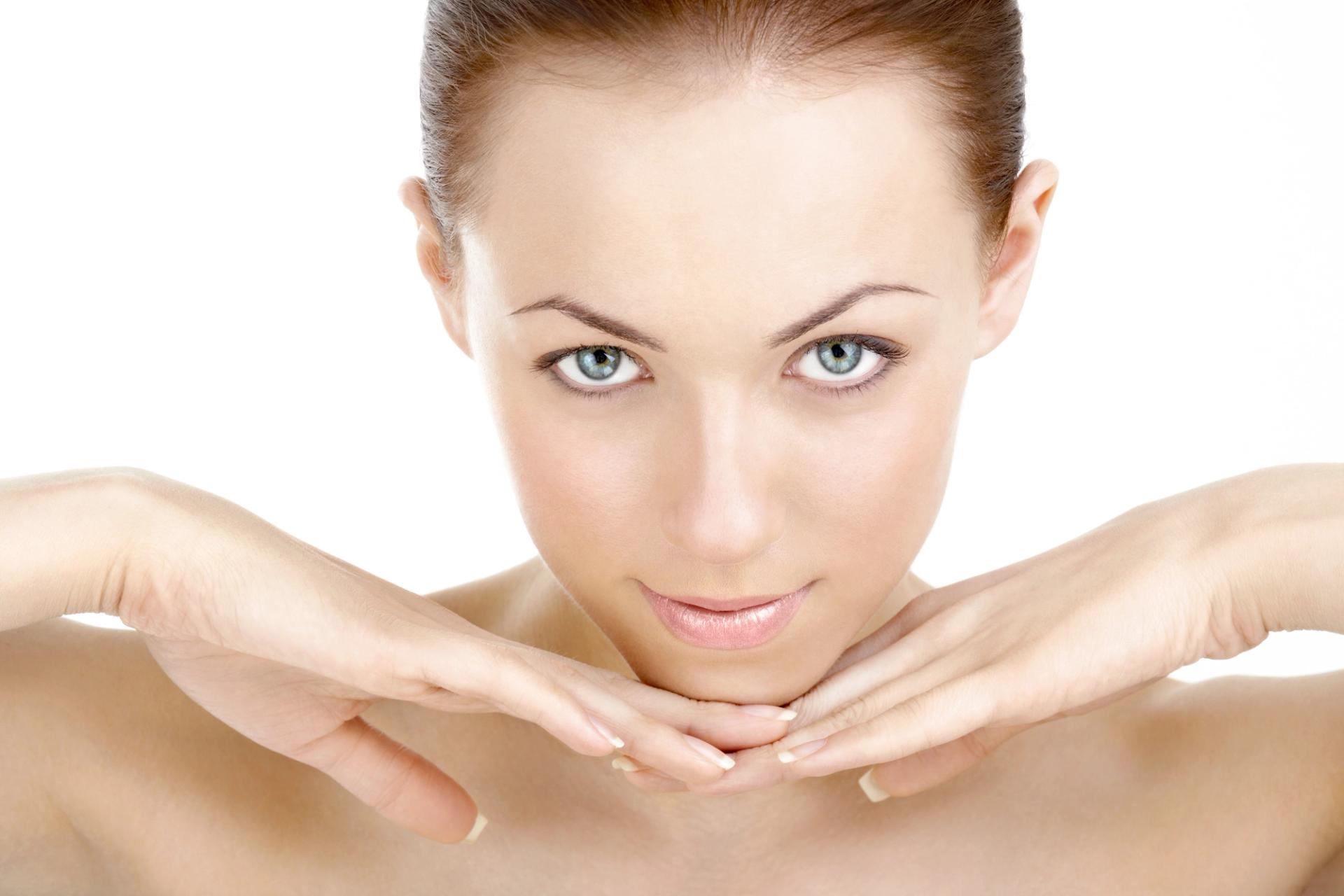 Fotona SmoothEye Under-Eye Tightening in Irvine, CA performed by Dr. Sabeen Munib, MD