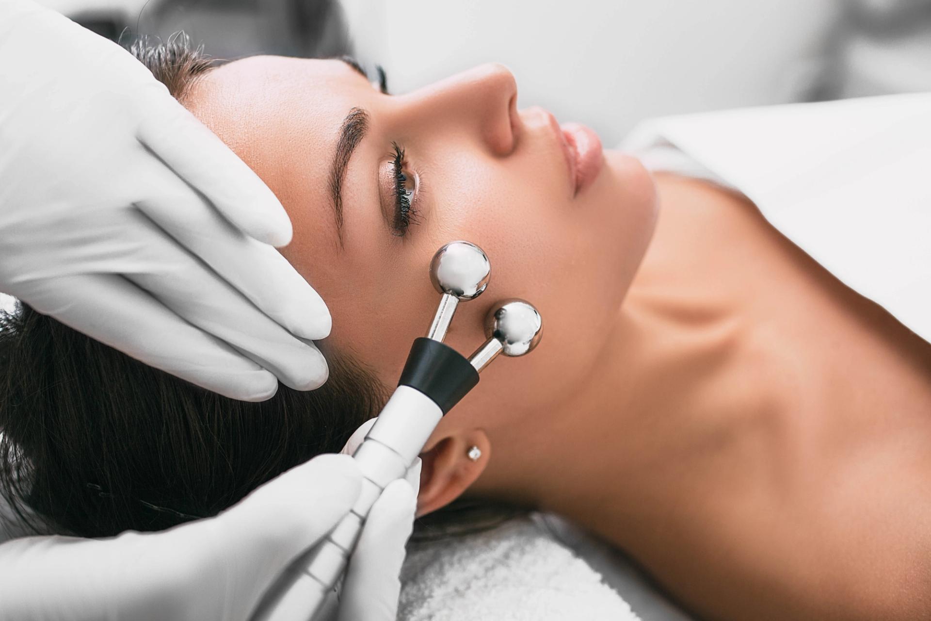 Microcurrent Sculpting Facial in Irvine, CA performed by Leah