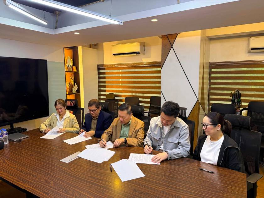 The CCEI and TCorp teams at the Fairway Residences MOA signing
