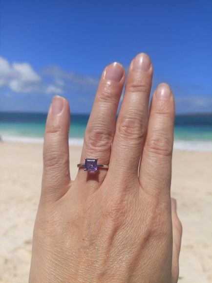 A photo of a Netflix and chill night with a laptop and snacks in a cosy atmosphere in the evening
