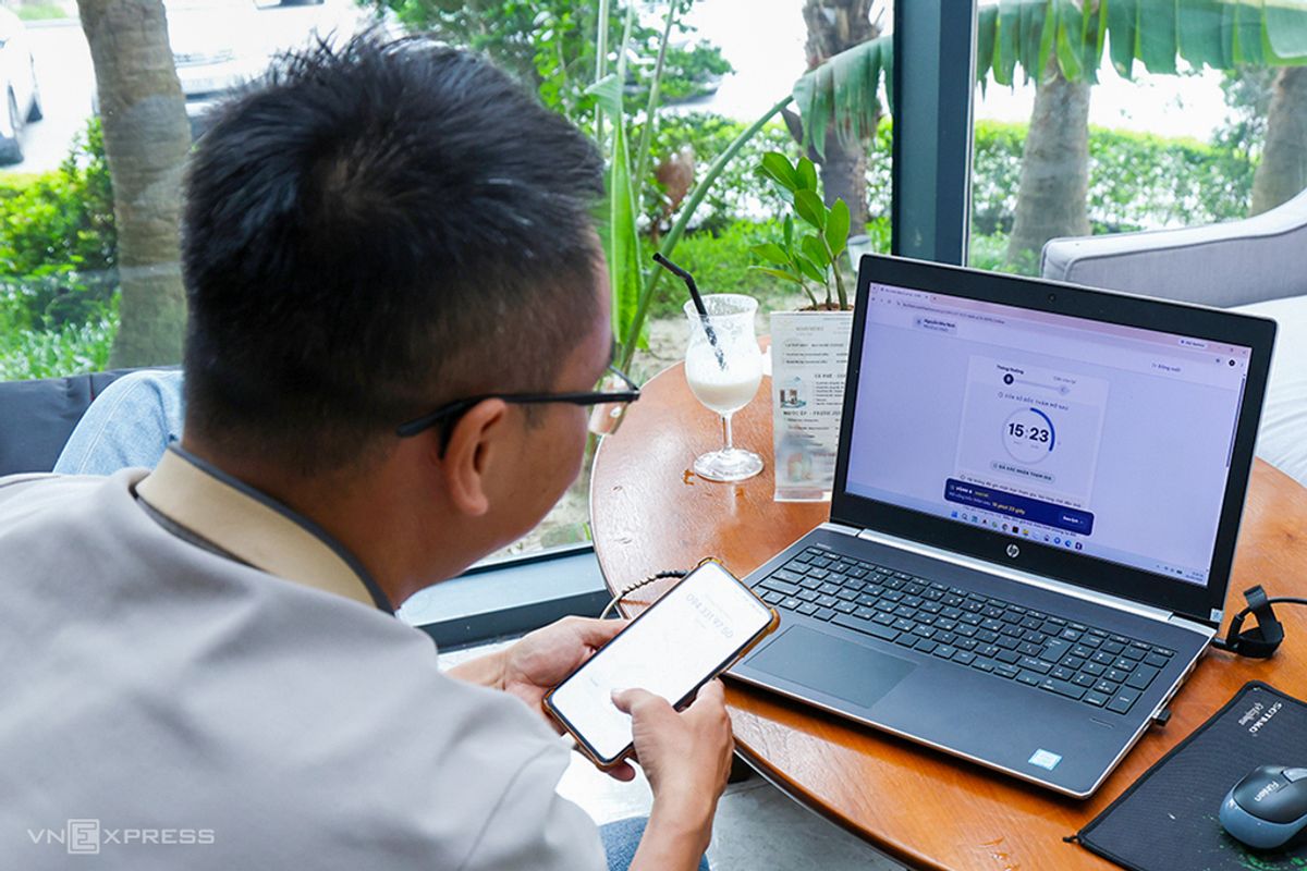 Khách hàng tham gia bốc thăm mua nhà ở xã hội tại Hà Tĩnh, ngày 6/9.