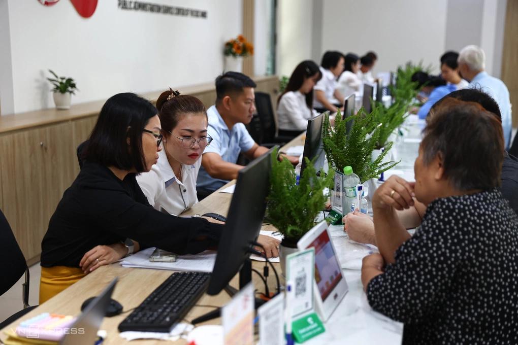 Luật Đất đai sửa đổi: Cơ sở dữ liệu có thay thế được công chứng, bảo vệ 'sổ hồng' nhà đầu tư?
