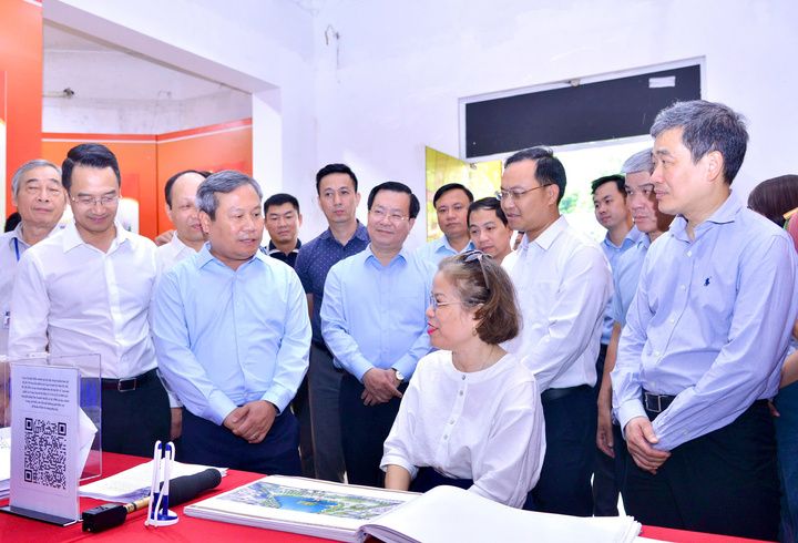 Chủ tịch UBND TP Hà Nội Vũ Đại Thắng kiểm tra công tác lấy ý kiến quy hoạch Hồ Gươm