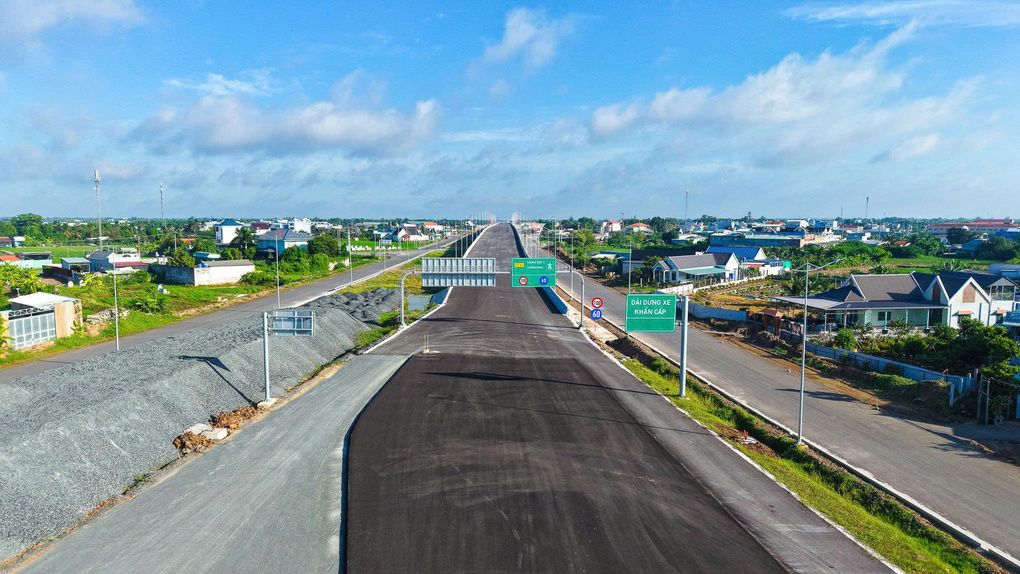 Hạ tầng bứt phá, mở rộng không gian phát triển bất động sản cửa ngõ phía Tây TP HCM