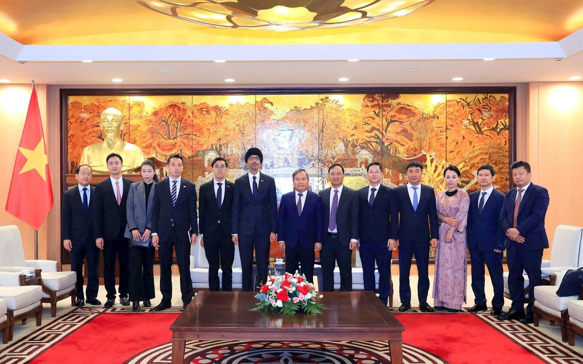 Chủ tịch UBND Hà Nội Vũ Đại Thắng tiếp Đại sứ Singapore Rajpal Singh