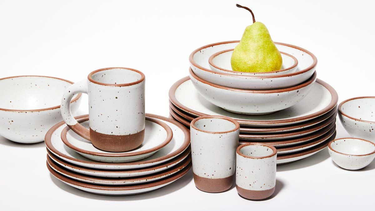 Pottery dishware shop