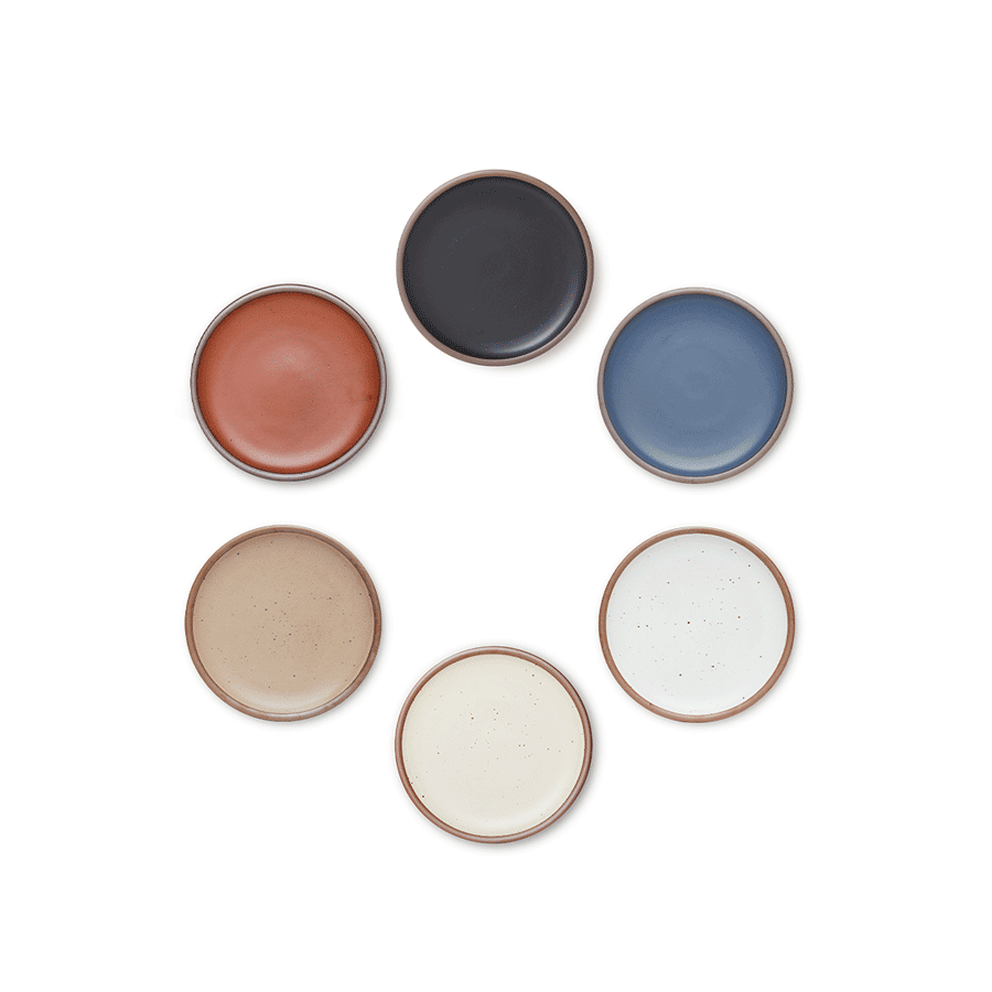 A gif of our 6 core colors highlight 3 warm and 4 cool; colors include Panna Cotta, Eggshell, Morel, Black Mountain, Amaro, Blue Ridge, and Heron.