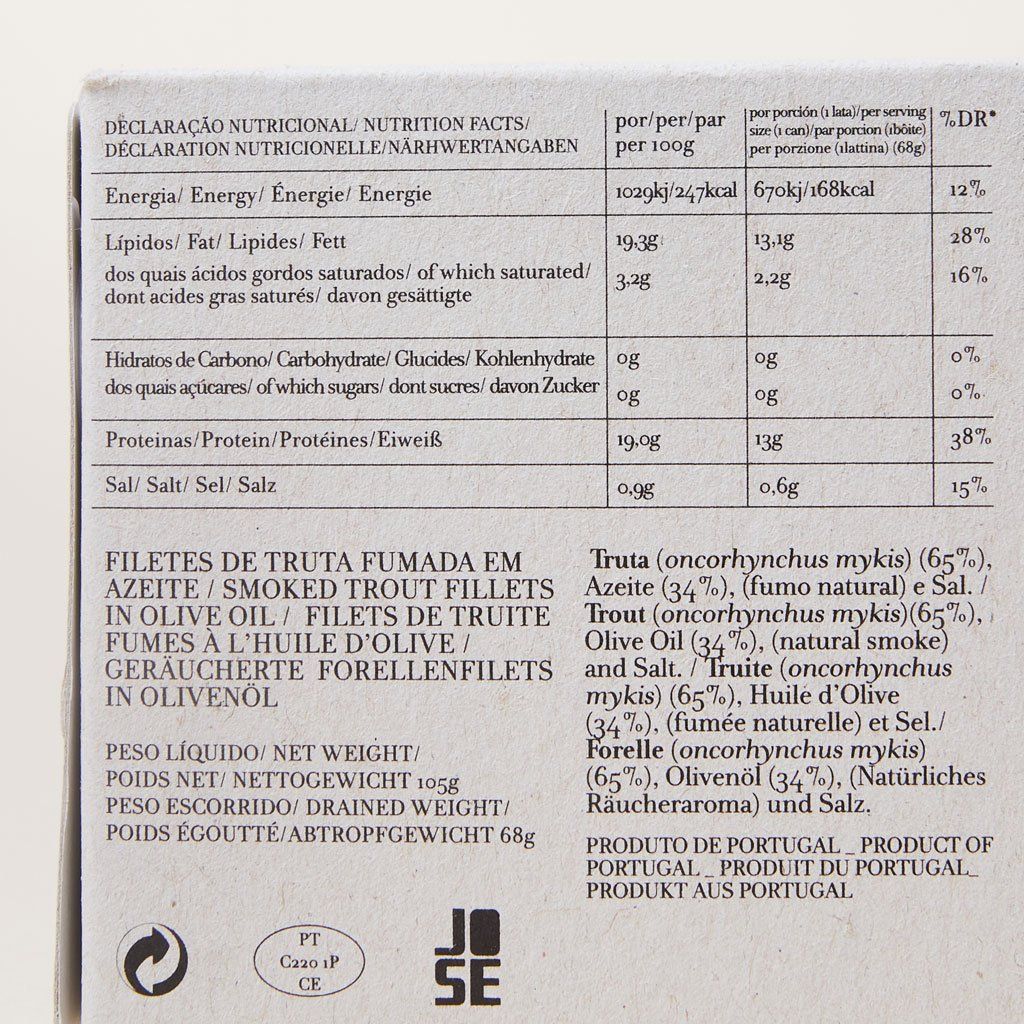 Nutritional information and ingredients on the back of the trout packaging, in English and Spanish