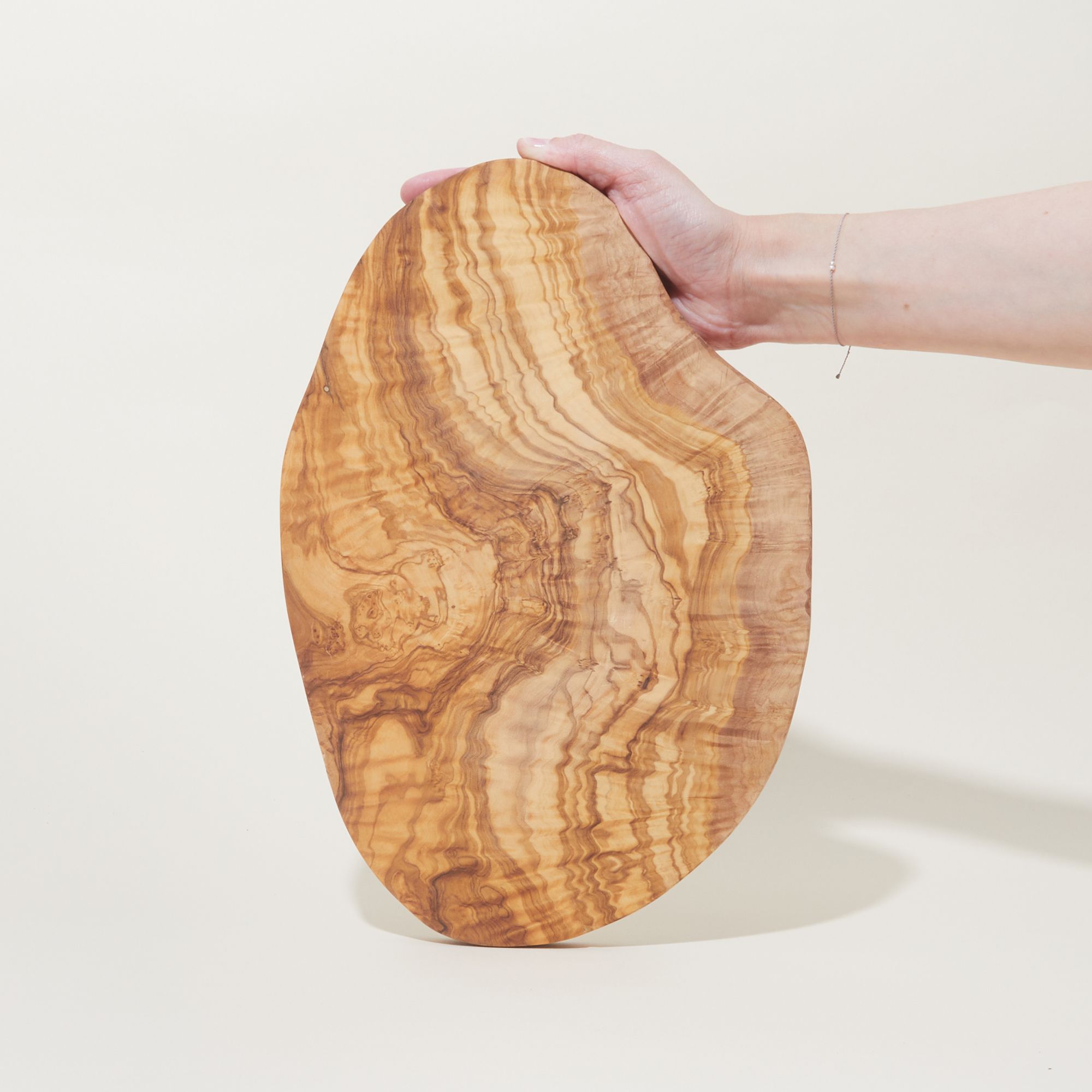 Oval Shaped cutting board with rough edges