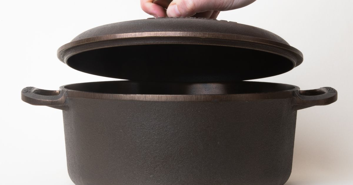 Smithey Cast Iron Dutch Oven