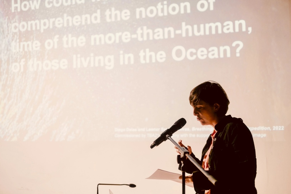 Slide 1/8: María Montero Sierra, during her presentation, "Eating the Aquatic Time". Photo by Vladimir Janic.