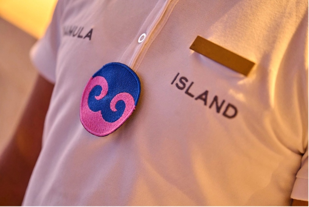 Slide 5/13: Angelo Plessas, The Wave Mandala patches, embroidered patches, 8 cm, 2023. Photo by Dusko Miljanic. 