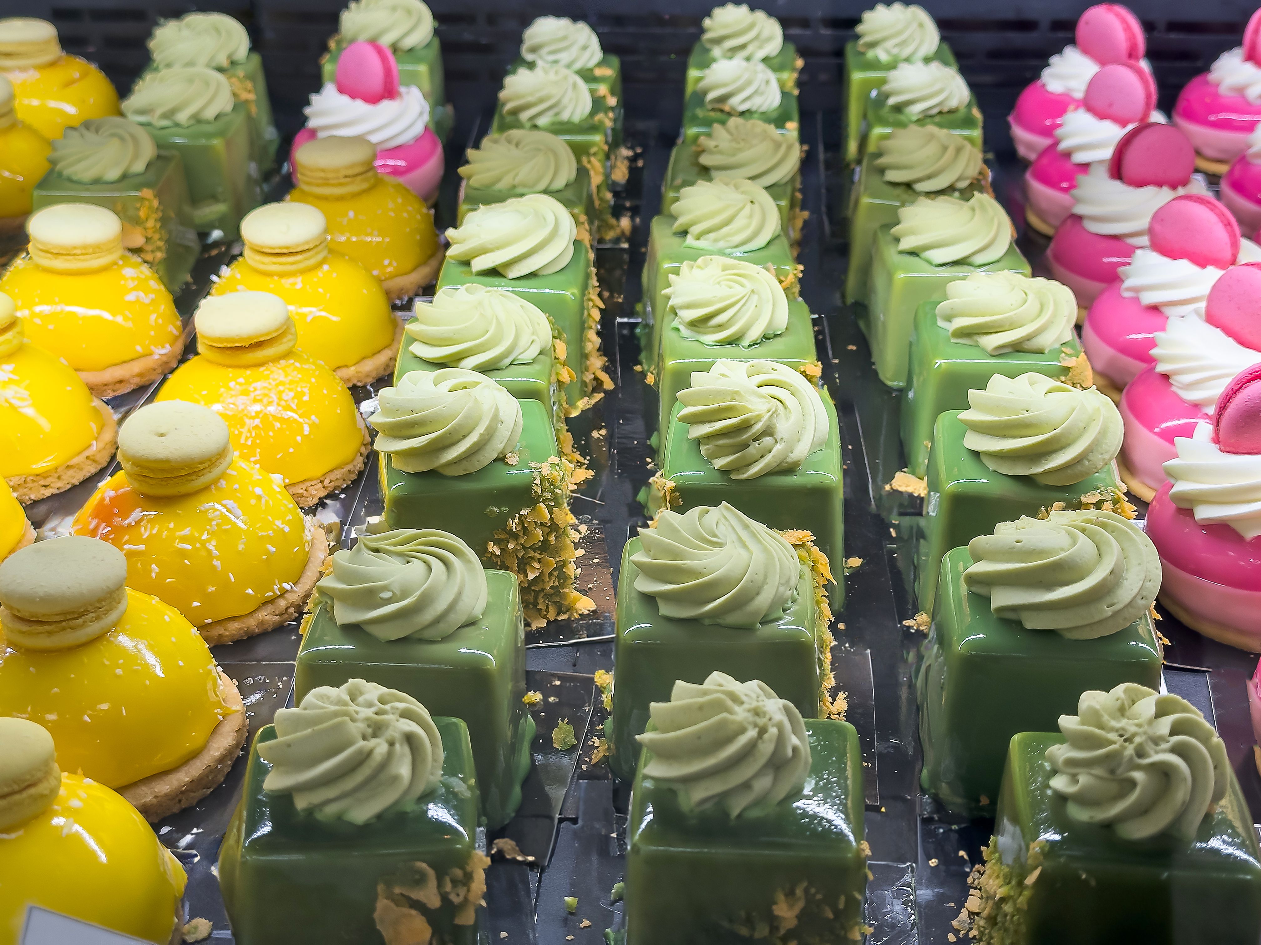 colorful cupcakes bakery treats