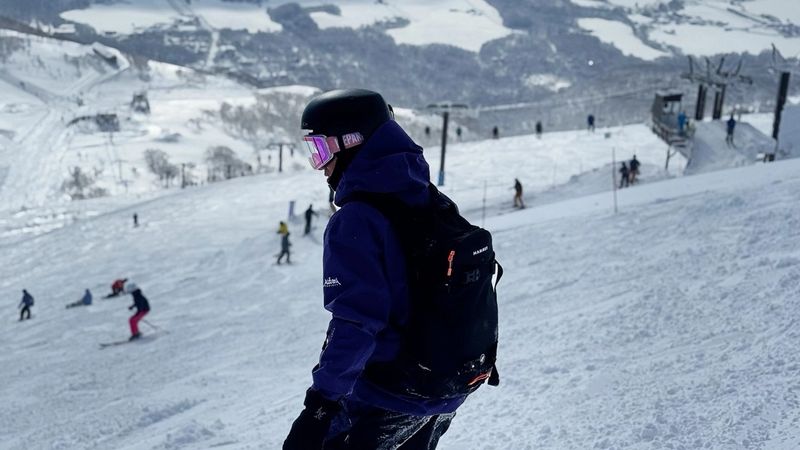 Struggling to Learn Snowboarding? The 5-Stage Roadmap From Zero to Advanced, Plus FAQ
