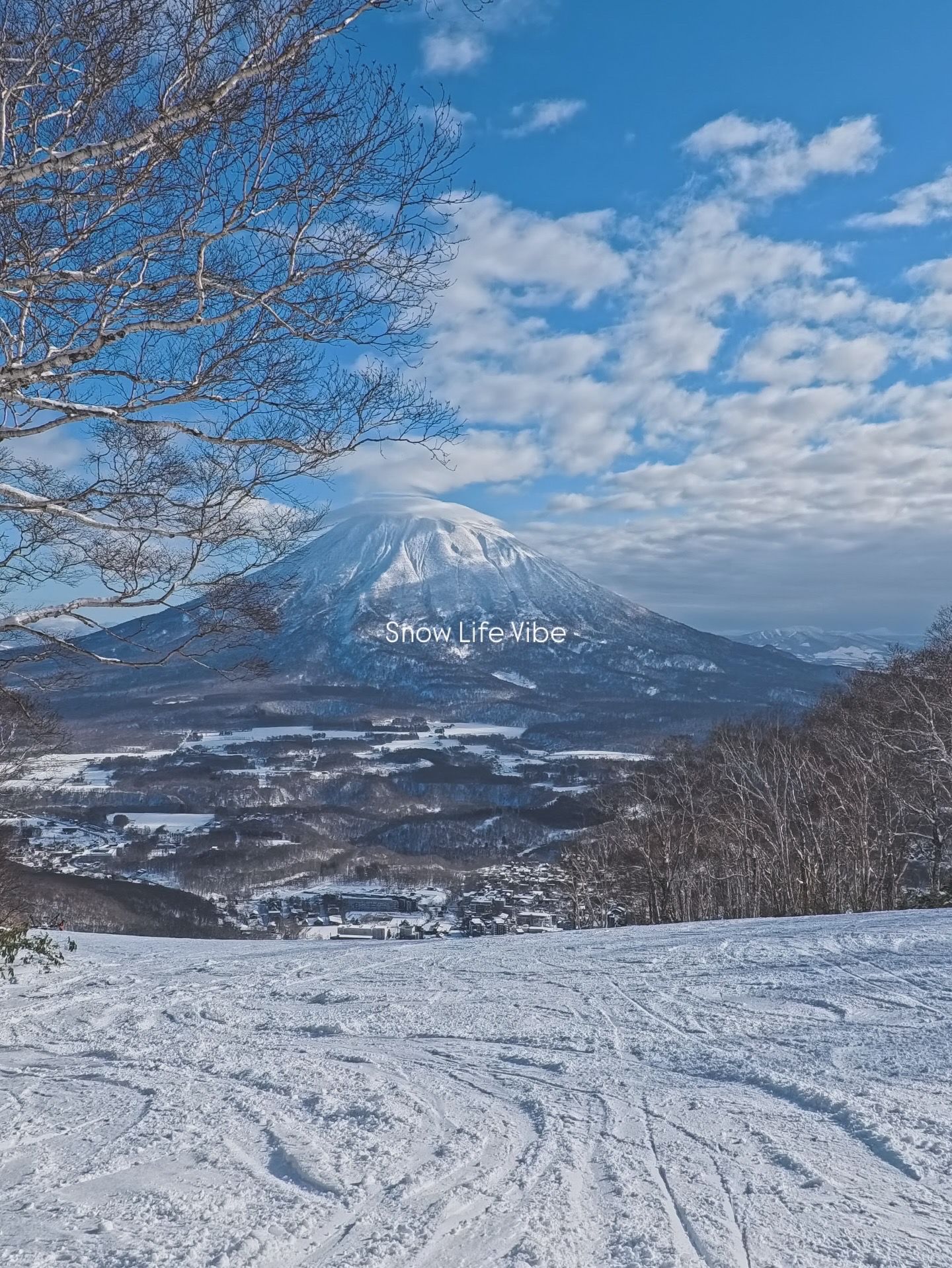 晴天從二世谷雪道望向羊蹄山