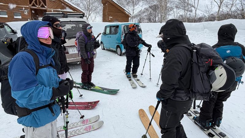 Niseko backcountry for beginners: who it suits, safety and insurance