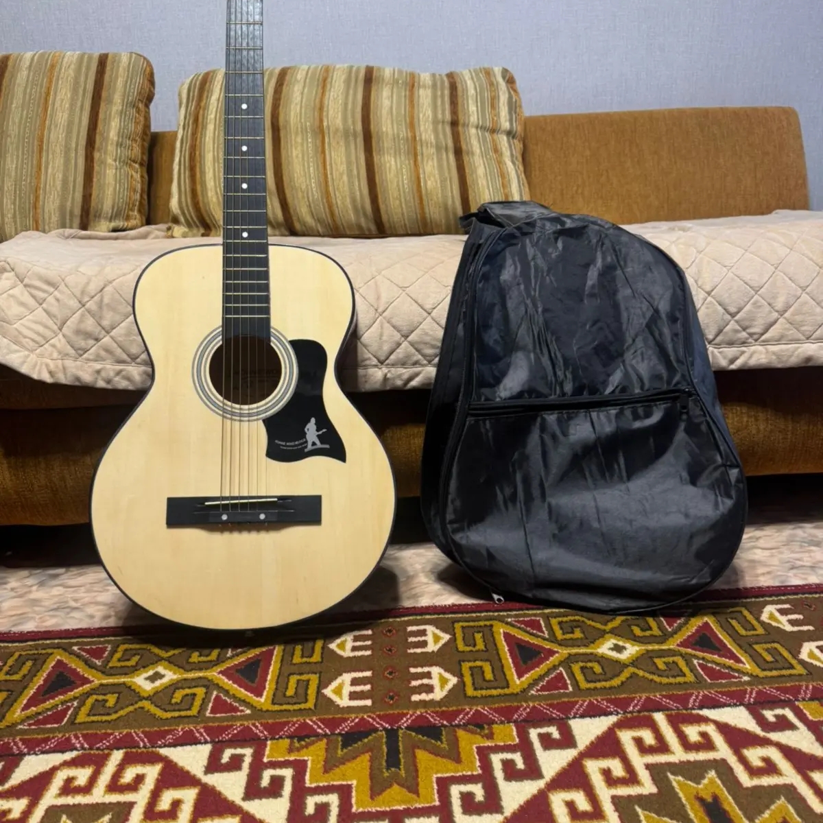 Продаю акустическую гитару | Гитары и другие струнные | Караганда | Галерея объявления (SEO) | 1