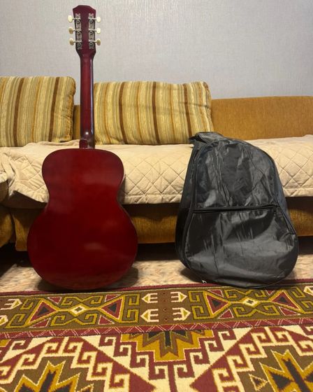 Продаю акустическую гитару | Гитары и другие струнные | Караганда | 2