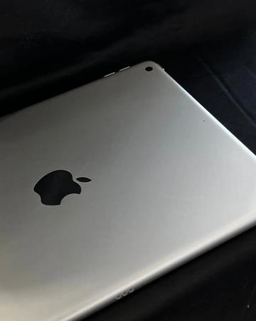 Продам IPad 9