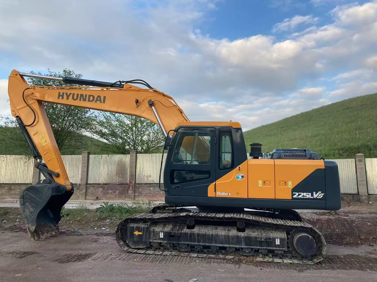 Hyundai R225LVS 2019 г. | Спецтехника | Алматы | Галерея объявления (SEO) | 2