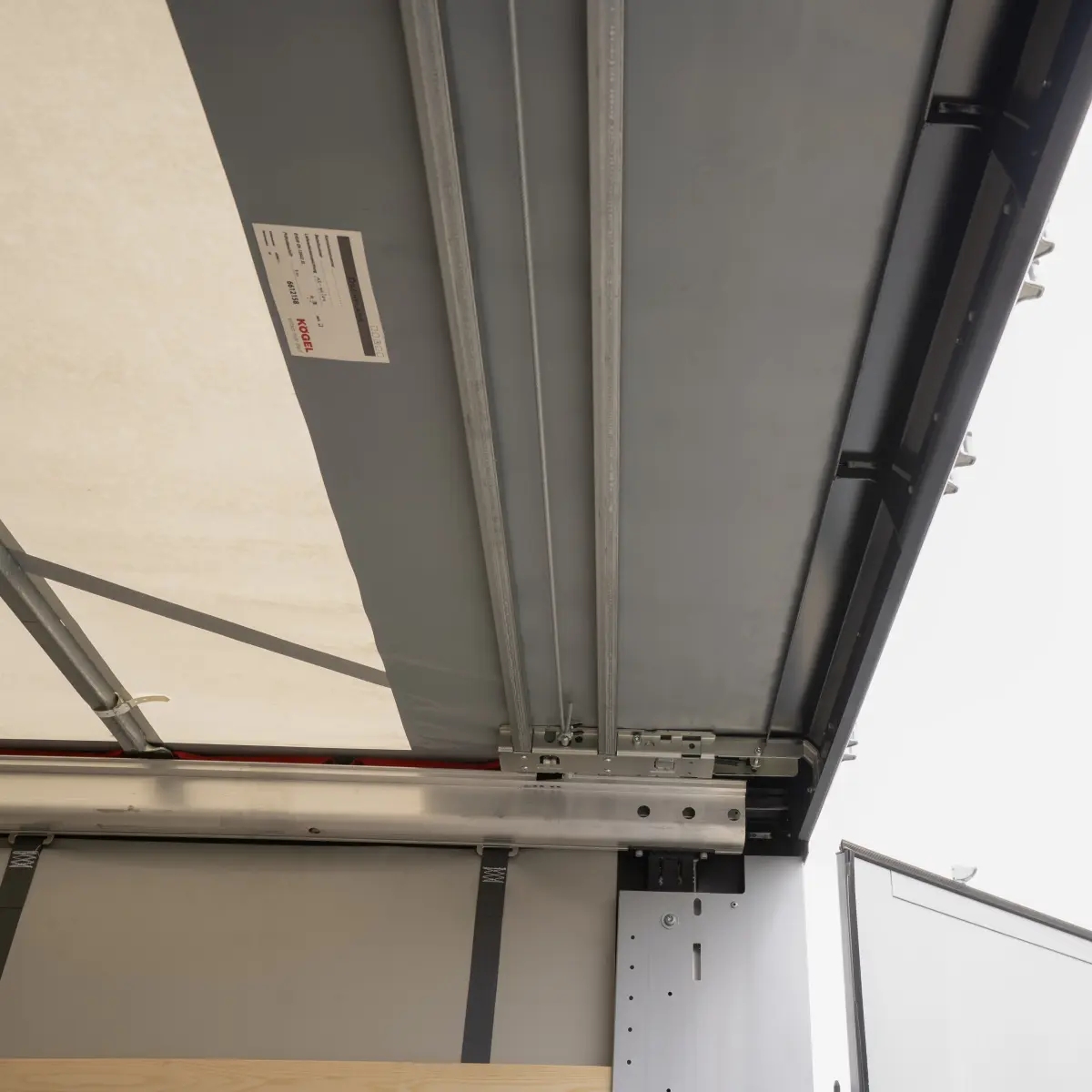 шторный грузовой полуприцеп KOGEL | Грузовики | Алматы | 1