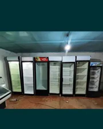 Продам витринный холодильники