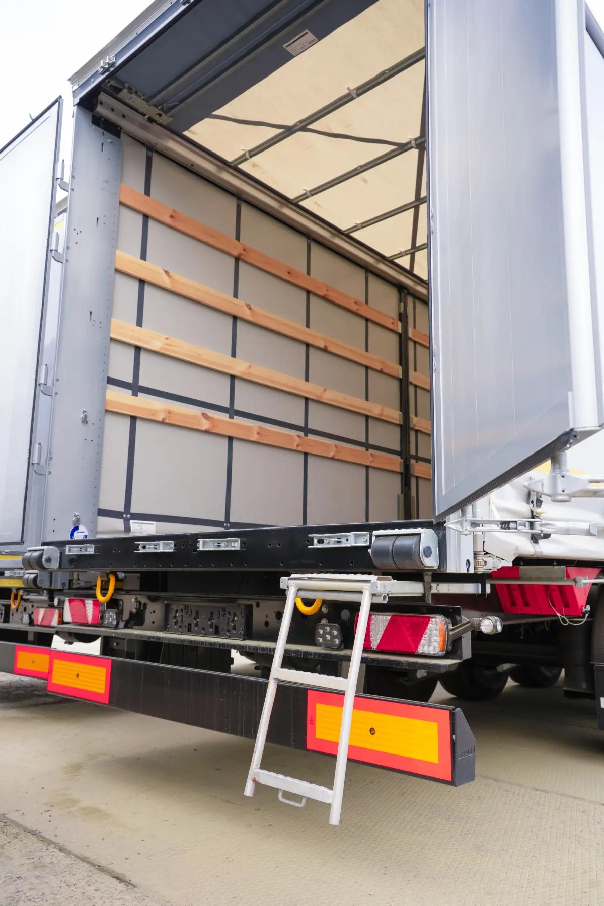 шторный грузовой полуприцеп KOGEL | Грузовики | Алматы | 4