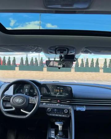 Hyundai Elantra Lux Новая