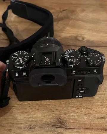 Продам fujifilm xt-5 с объективом