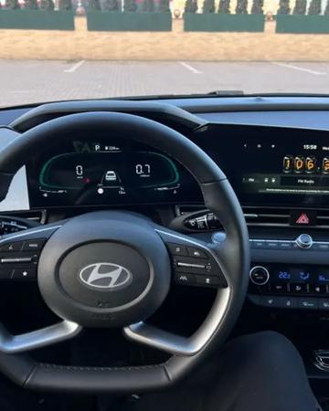 Hyundai Elantra Lux Новая