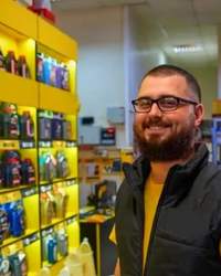 Требуется Менеджер по продажам Автомасел в Автоцентр AvtoExpress.