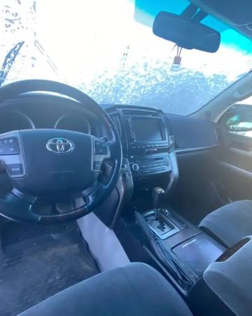 Продам авто Land Cruiser 200