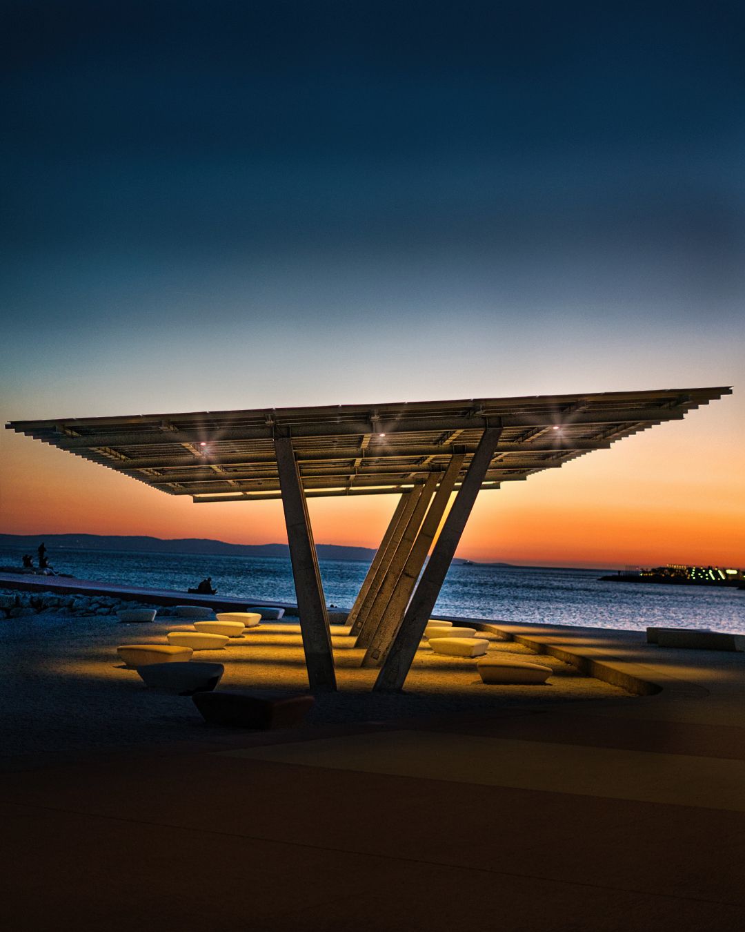 split noir sunset
