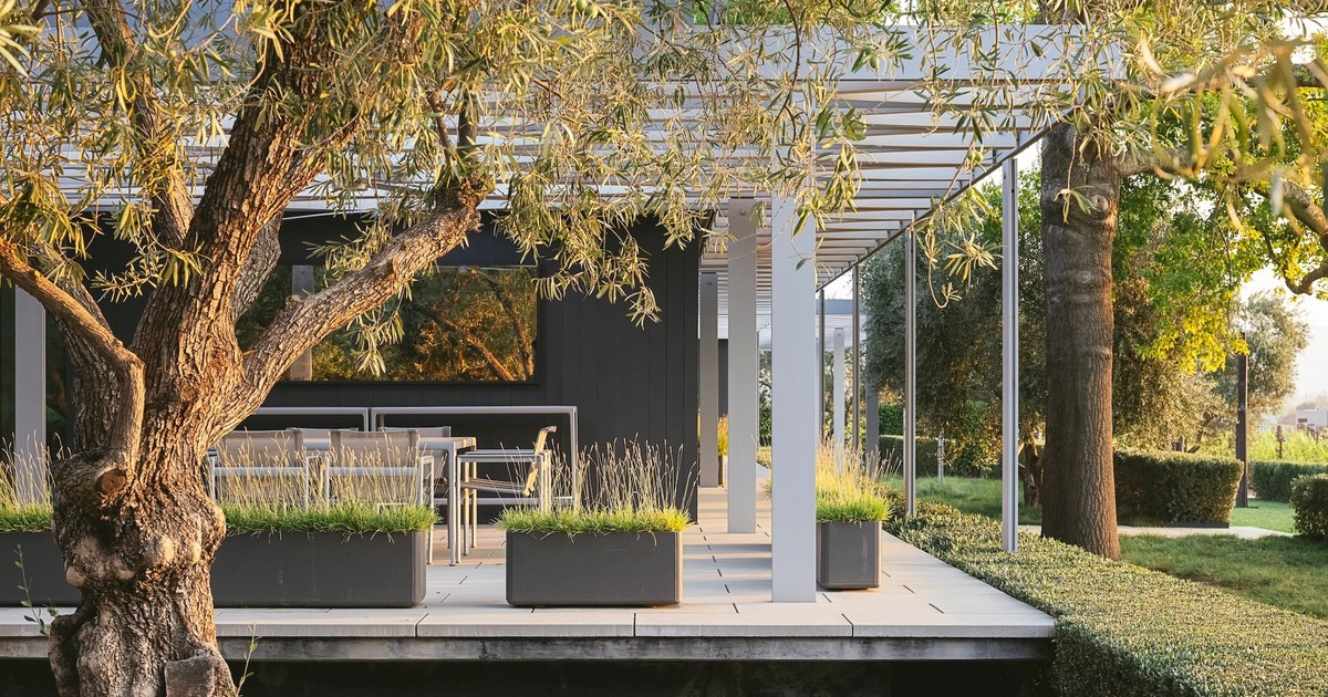 Centric General Contractors Construction and Build California Bella Oaks Exterior Patio Dining