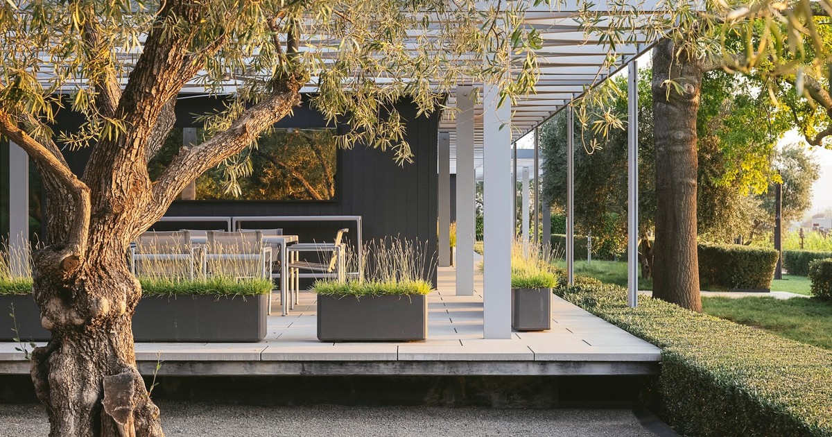 Centric General Contractors Construction and Build California Bella Oaks Exterior Patio Dining