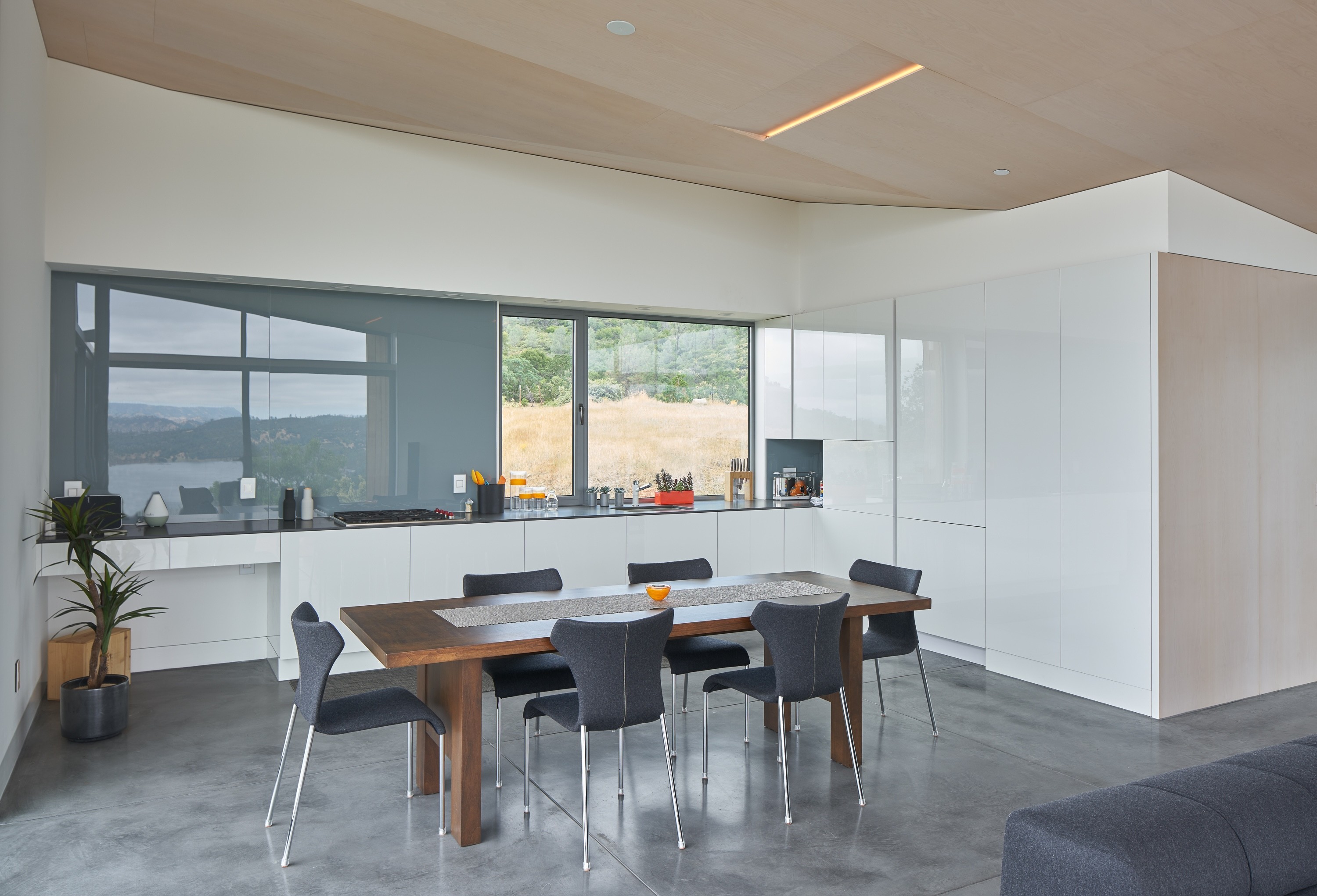 Centric General Contractors Construction and Build California Lake Berryessa Interior Openplan Dining Kitchen