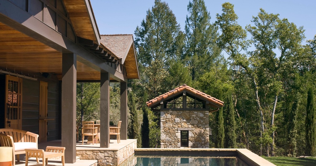 Centric General Contractors Construction and Build California Edwards Residence Exterior Pool Closeup