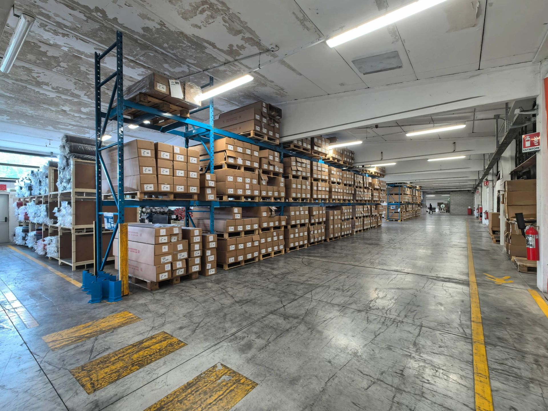 Global Logistics & Warehousing